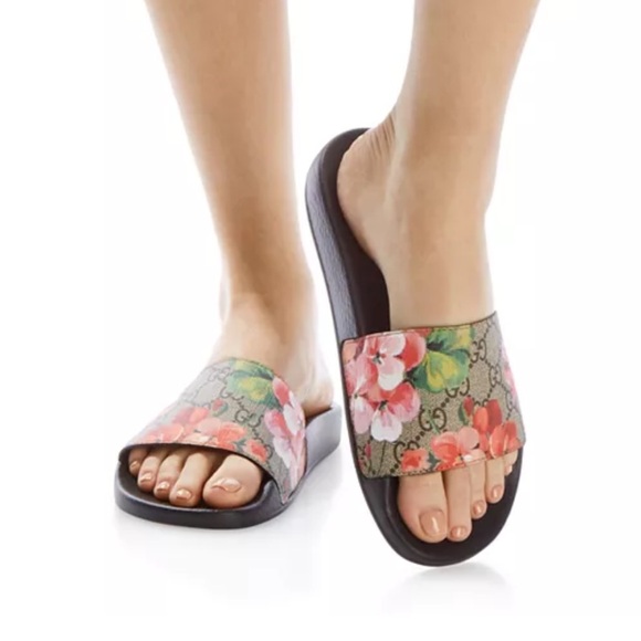 Gucci

GG Blooms Supreme Slide Sandals
Serial number included in picture - Picture 4 of 5